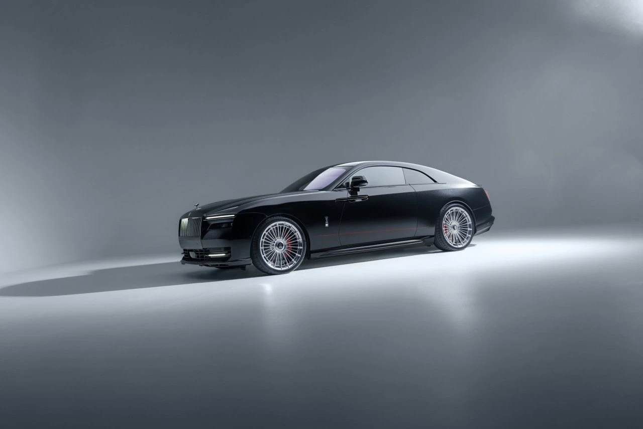 SPOFEC Gives Rolls-Royce Spectre a King-Sized Upgrade SPOFEC Gives Rolls-Royce Spectre a King-Sized Upgrade