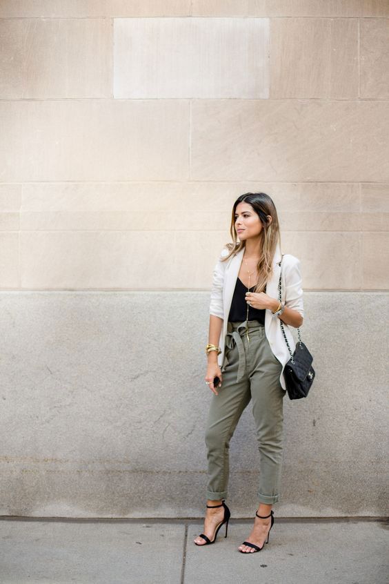 How to Wear Paperbag Pants: 16 Paper Bag Pants Outfit Ideas How to Wear Paperbag Pants: 16 Paper Bag Pants Outfit Ideas