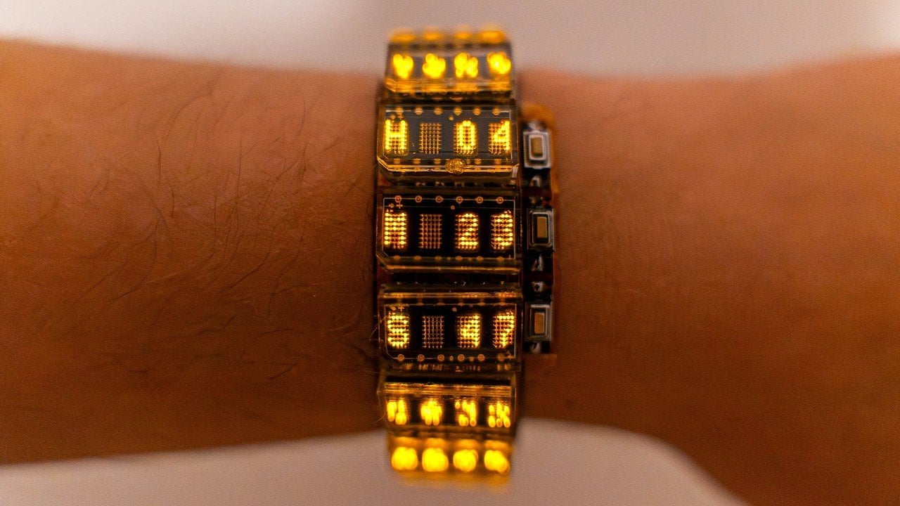 Cyberpunk DIY Watch Uses Flexible PCB and Wraparound Displays Cyberpunk DIY Watch Uses Flexible PCB and Wraparound Displays