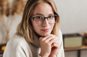 Everyday Square Frames That Work From Morning to Night