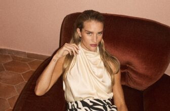 Rosie Huntington-Whiteley Makes FWRD Summer Vacation-Ready