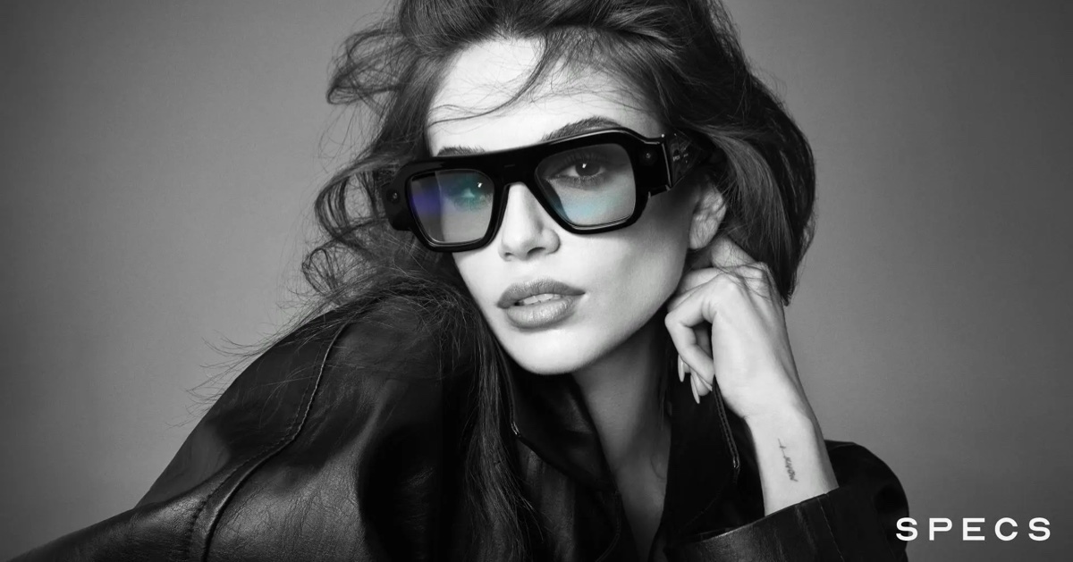 Kaia Gerber, Hoyeon Get Futuristic in Snap’s SPECS Kaia Gerber, Hoyeon Get Futuristic in Snap’s SPECS