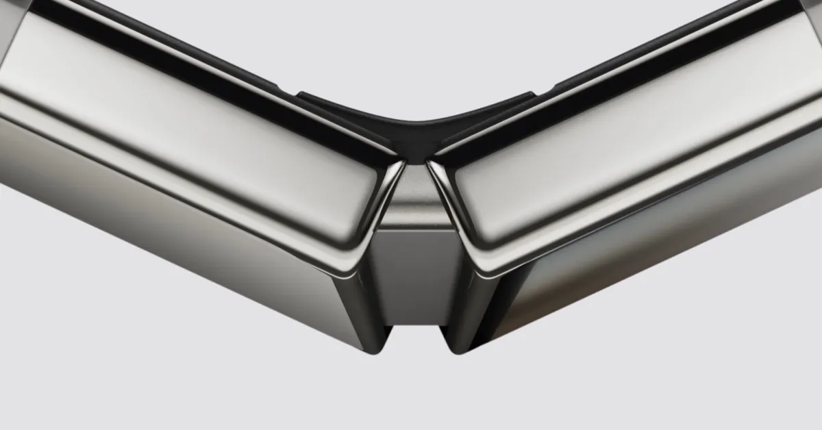The iPhone Duo’s cooling system hides a clever trick inside its hinge The iPhone Duo’s cooling system hides a clever trick inside its hinge